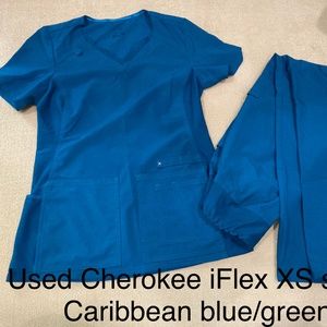 Used Cherokee iFlex scrubs set XS Caribbean